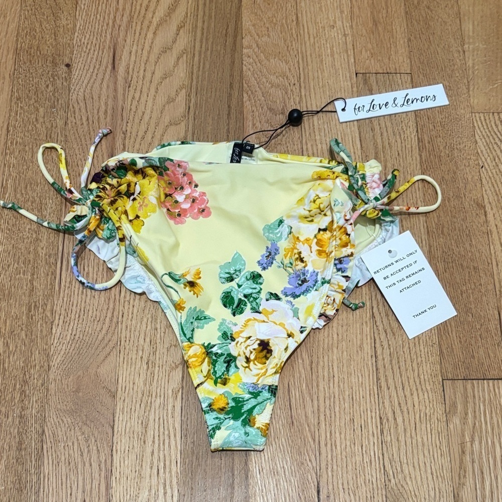 New NWT FOR LOVE & LEMONS ruffle floral bikini bottom size xs